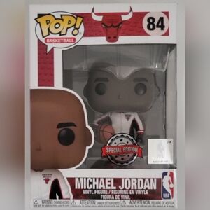 Funko Pop! Michael Jordan In Track Suit Special Editon 84